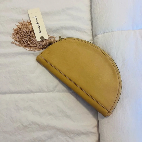 Anthropologie Anna Harlow Russo Beaded Monogram Pouch Letter C NWT - Picture 3 of 6